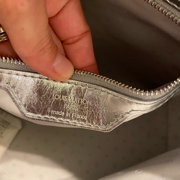 SOLD 💎 AUTHENTIC 💎 LOUIS VUITTON Lockit Suhali Argent - Picture 10 of 11